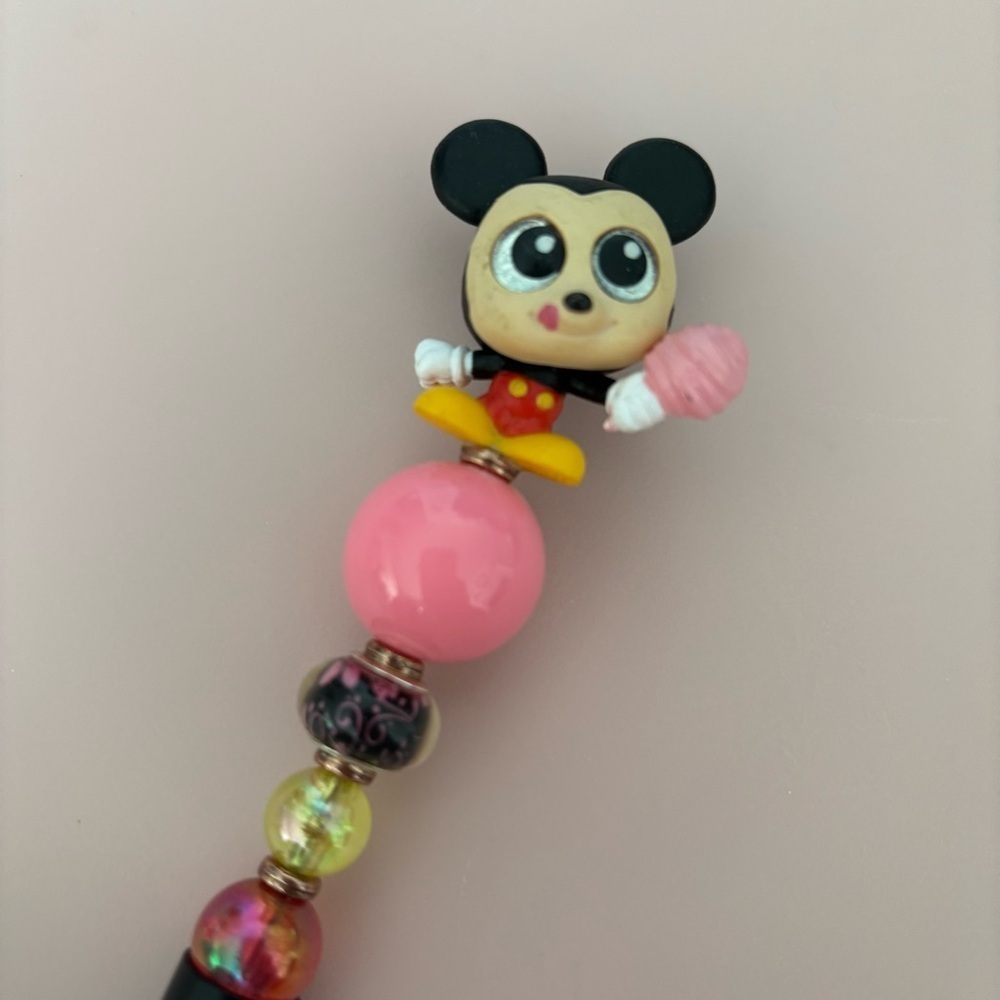 Disney Doorables: Mickey Mouse: Summer Mickey Mouse handmade beaded pen